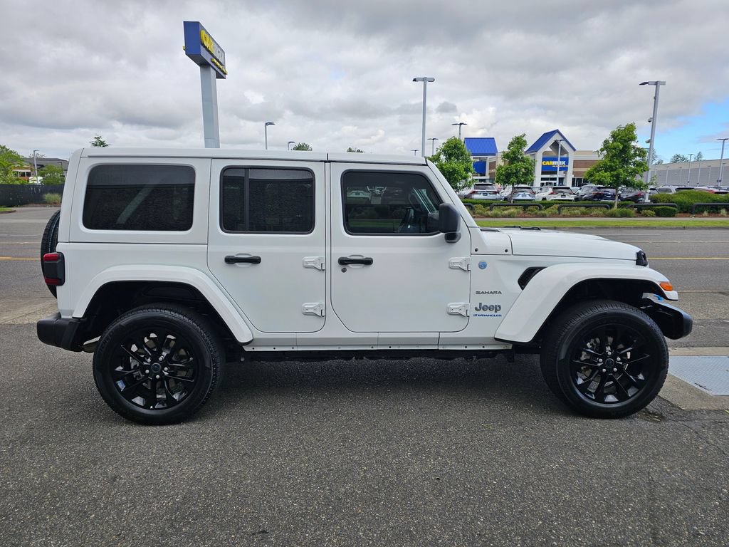 Used 2024 Jeep Wrangler Unlimited Sahara AWD/4WD image 4