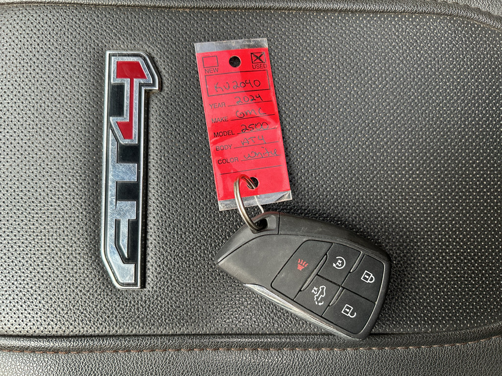 Used 2024 GMC Sierra 2500 AT4 w/ AT4 Premium Plus Package AWD/4WD image 40