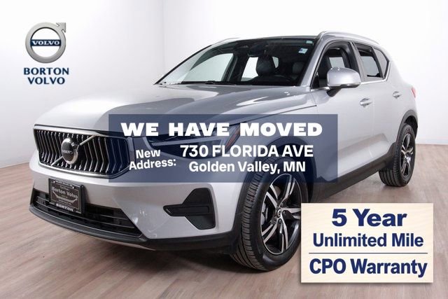Certified 2025 Volvo XC40 B5 Core image 1
