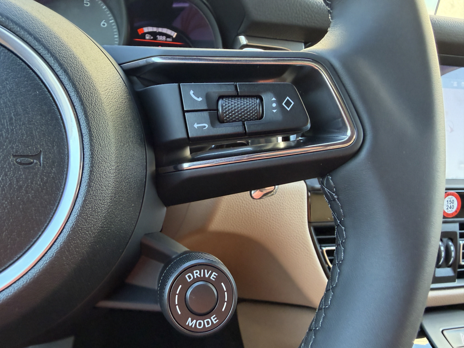New 2026 Porsche Macan S AWD/4WD image 35