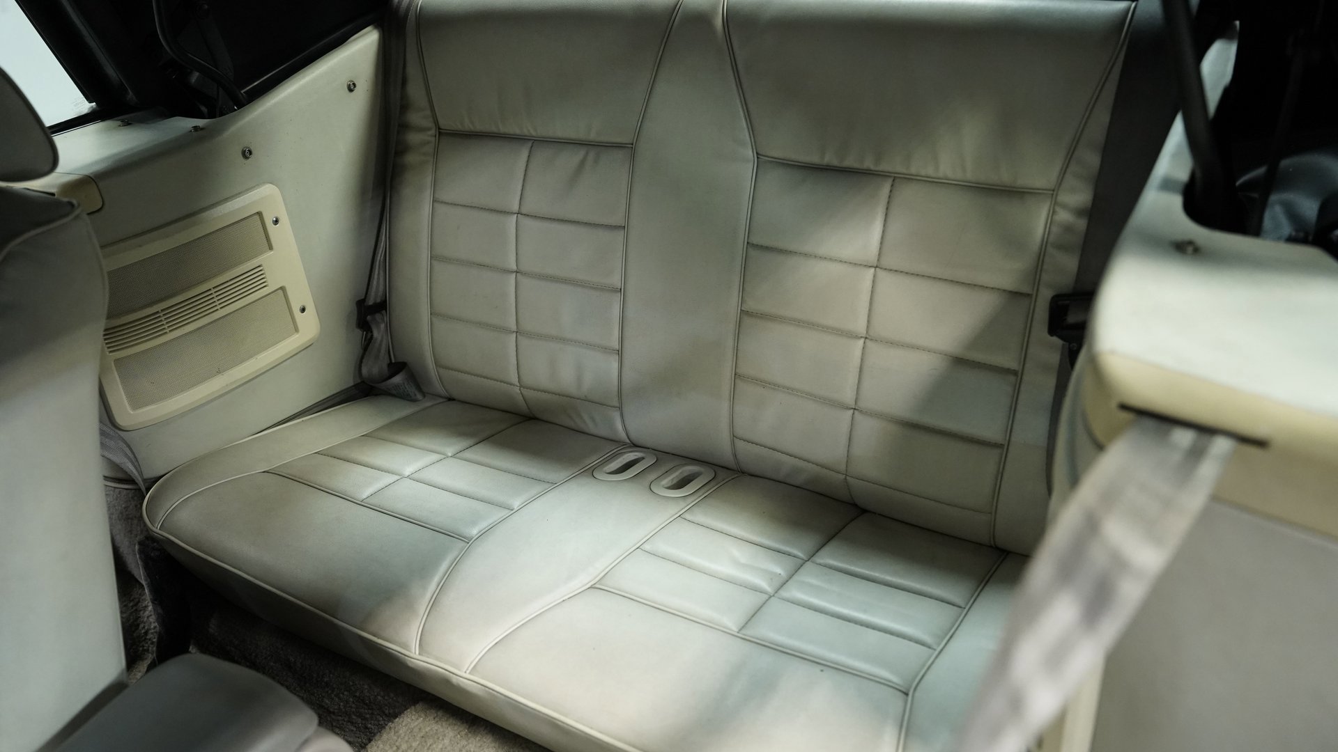 Used 1992 Ford Mustang LX image 35