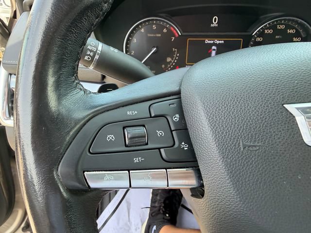 Used 2023 Cadillac XT4 Luxury w/ Cold Weather Package FWD image 17