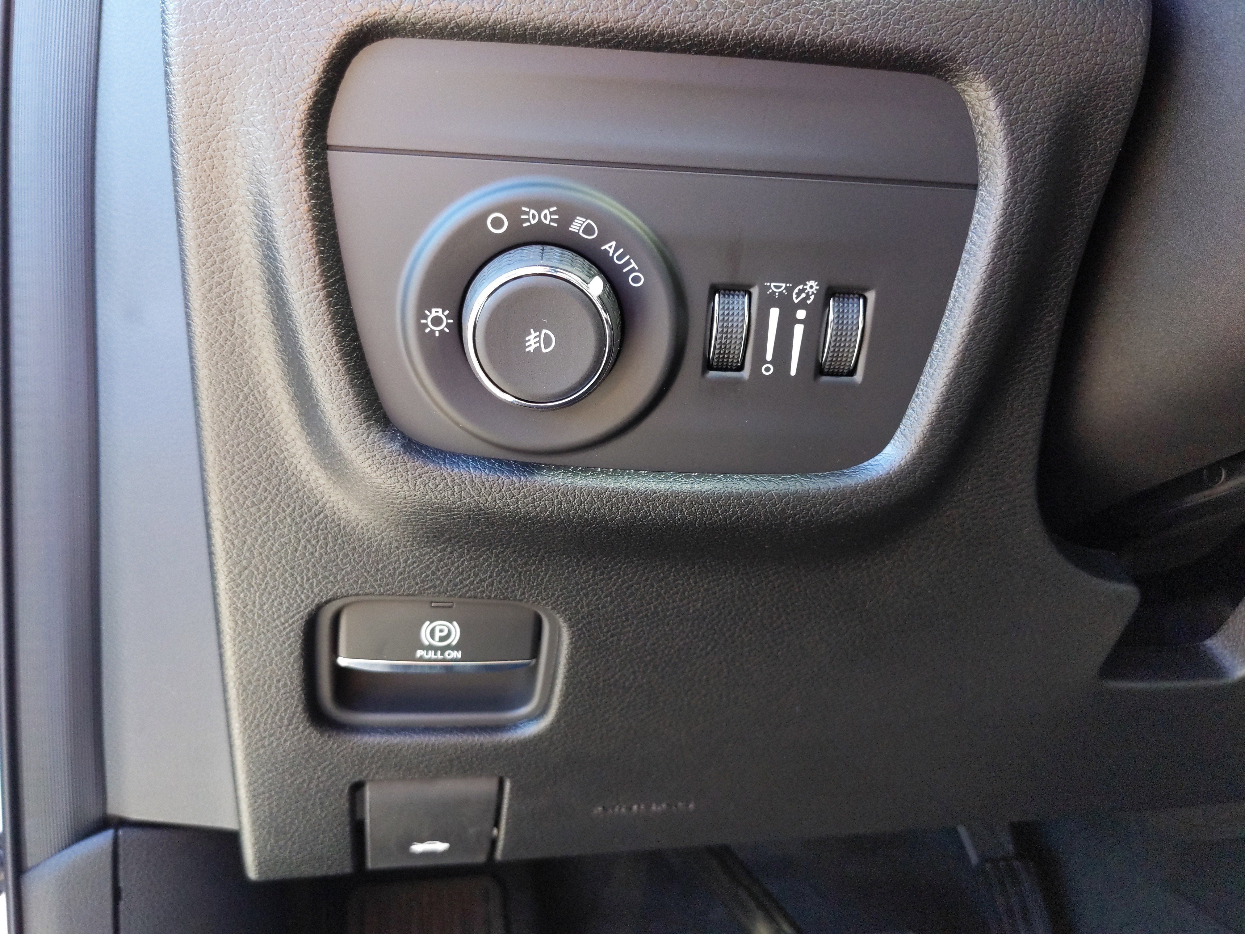 New 2025 Jeep Grand Cherokee Limited w/ Black Appearance Package AWD/4WD image 12