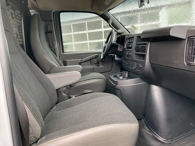 Used 2024 Chevrolet Express 2500 w/ Driver Convenience Package RWD image 18