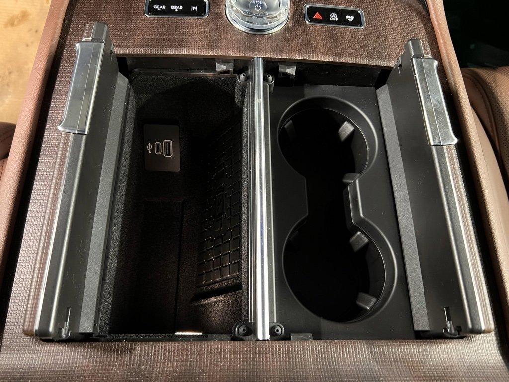 New 2026 Lincoln Navigator L Reserve image 16