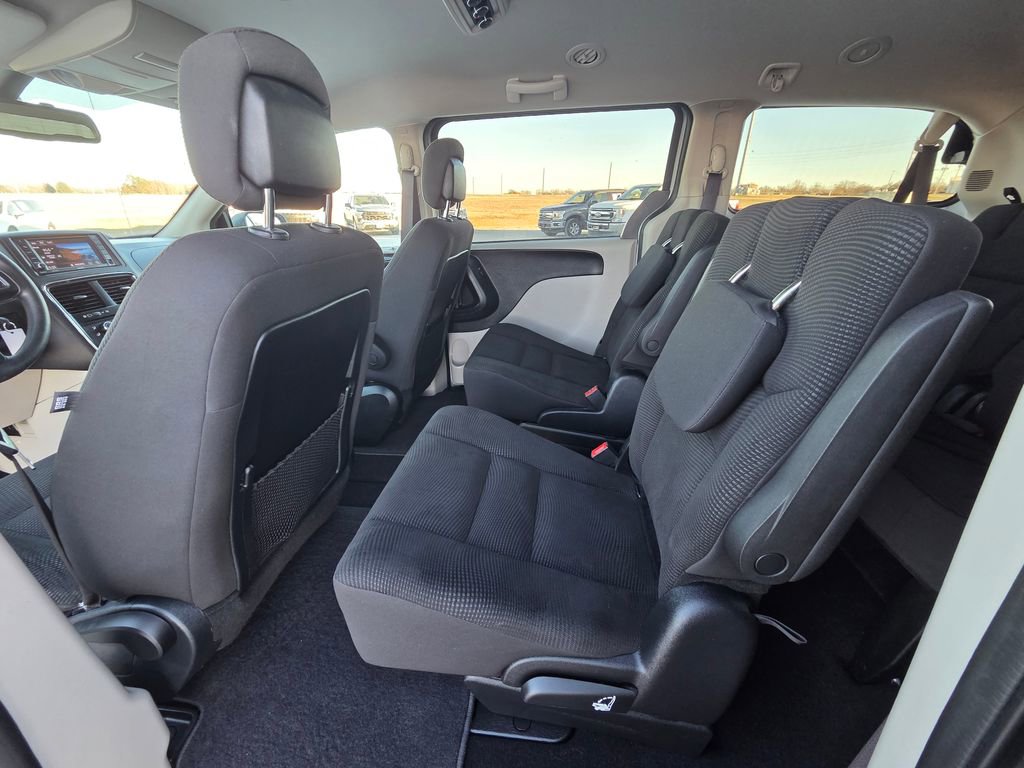 Used 2020 Dodge Grand Caravan SE w/ UConnect Hands-Free Group image 24