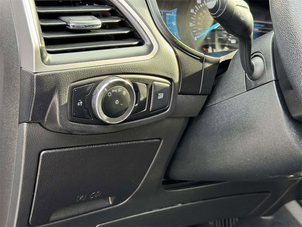 Used 2024 Ford Edge SEL image 9