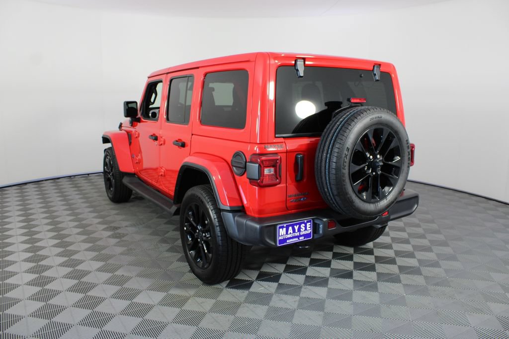 Used 2025 Jeep Wrangler Unlimited Sahara AWD/4WD image 21