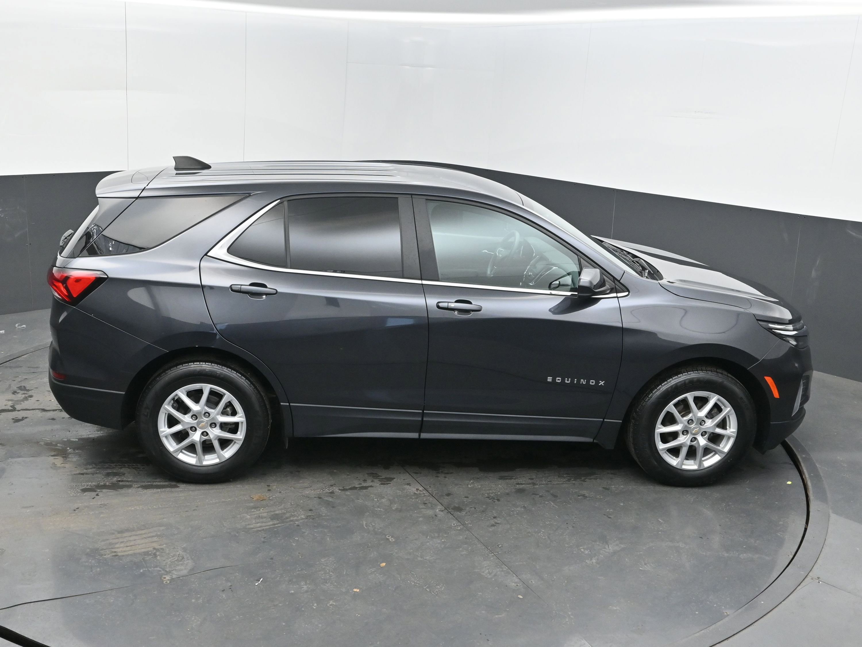 Used 2023 Chevrolet Equinox LT image 39