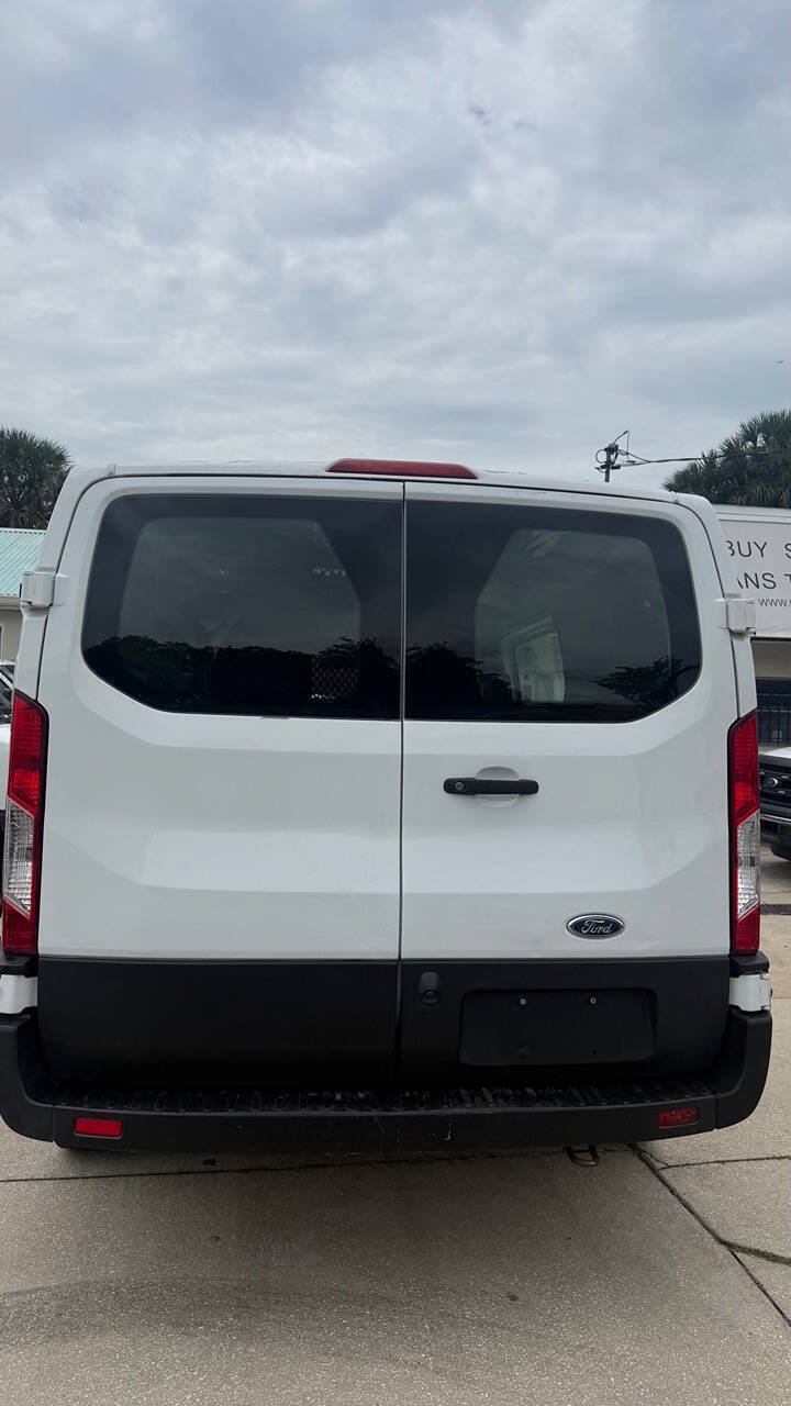 Used 2019 Ford Transit 250 130 Low Roof w/ Exterior Upgrade Package RWD image 6