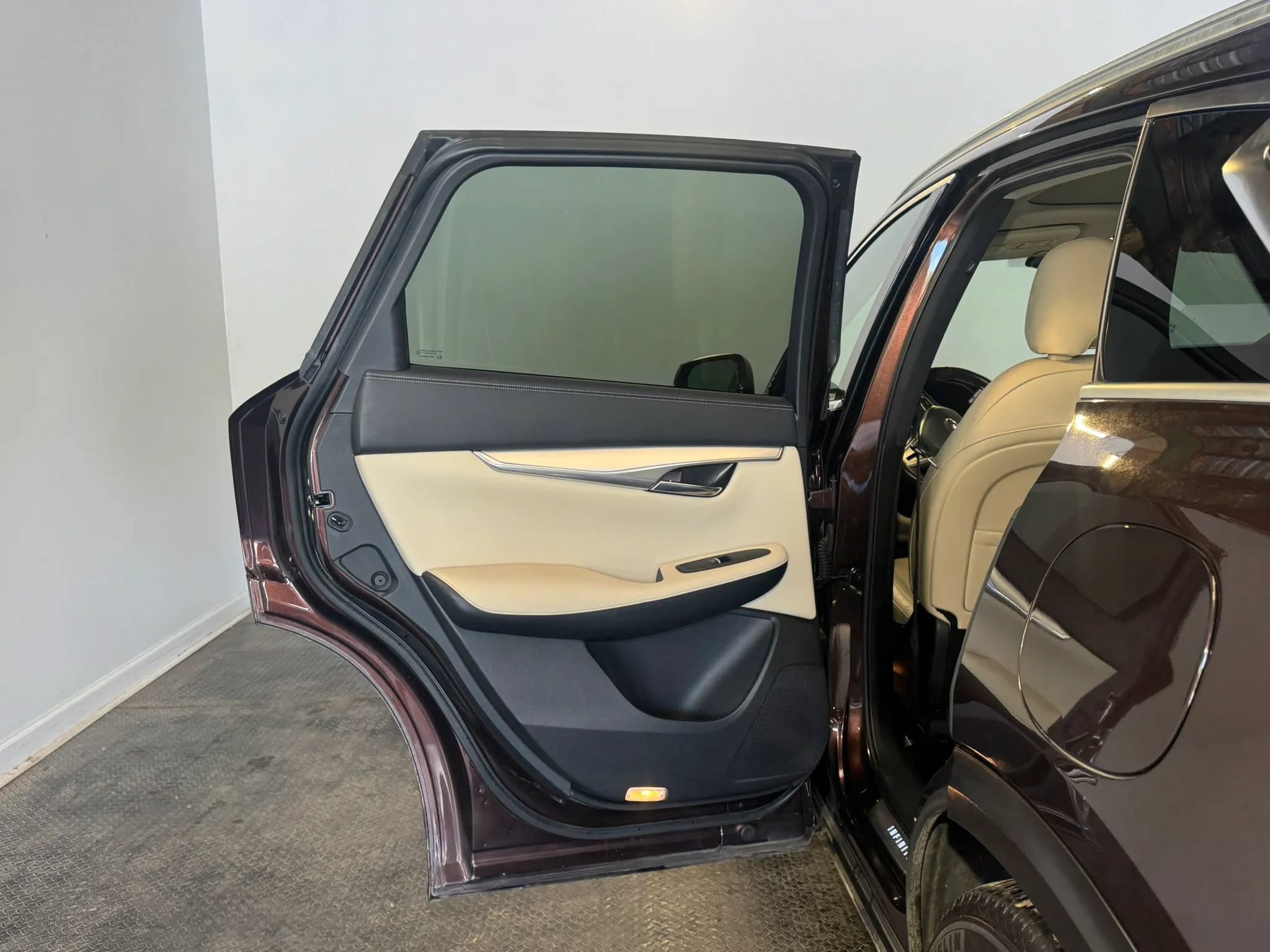 Used 2020 INFINITI QX50 Luxe w/ Navigation Package AWD/4WD image 23