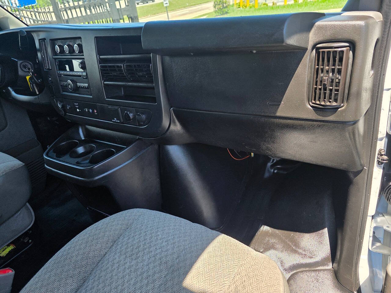 Used 2020 Chevrolet Express 3500 Extended w/ Power Convenience Package RWD image 19