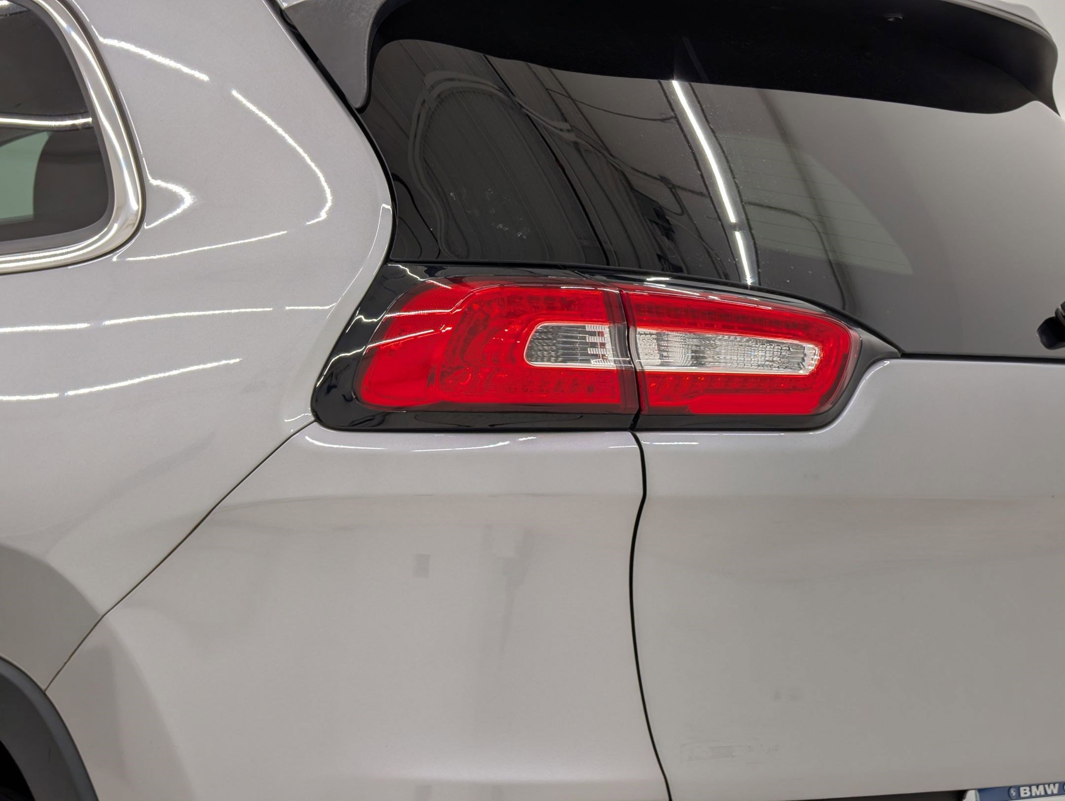 Used 2015 Jeep Cherokee Latitude w/ Cold Weather Group image 10