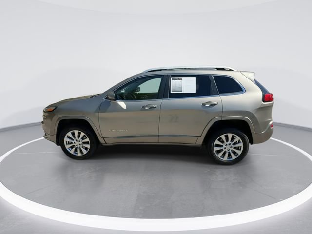 Used 2017 Jeep Cherokee Overland w/ Technology Group AWD/4WD image 5