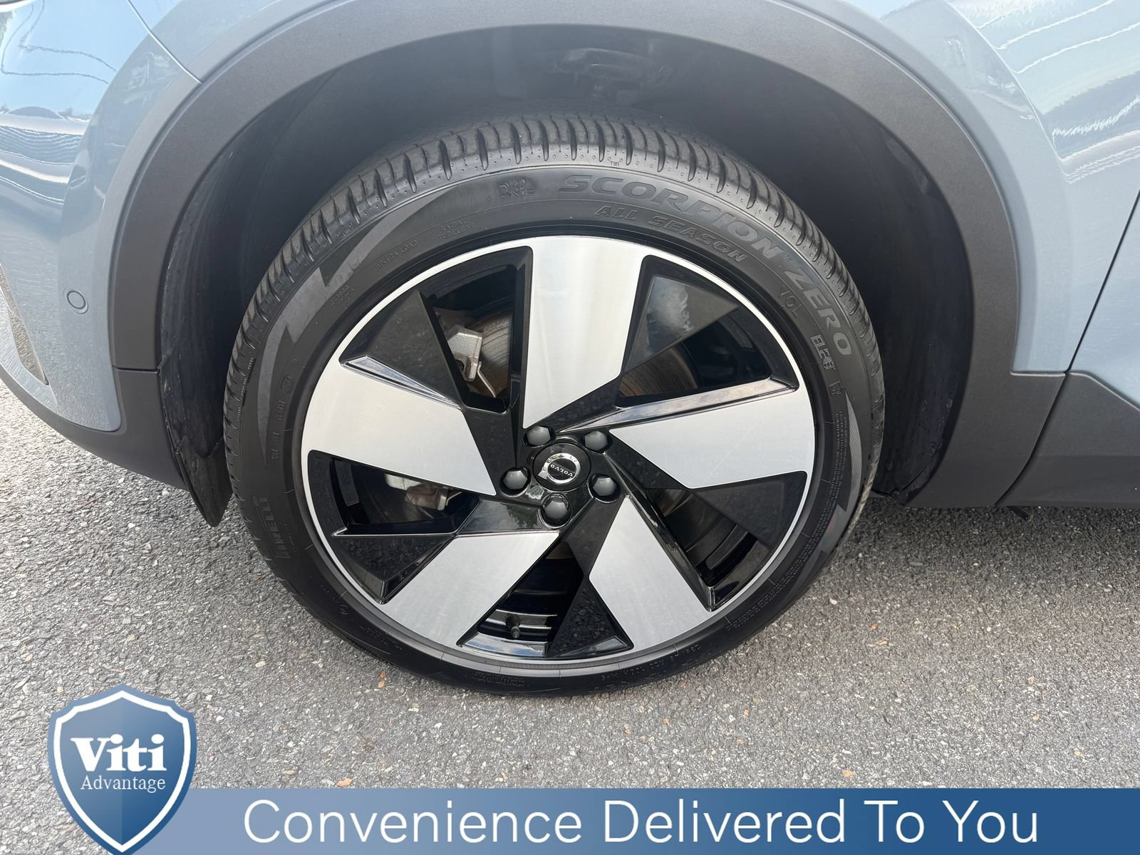 Used 2023 Volvo XC40 Recharge Ultimate w/ Protection Package Premier AWD/4WD image 11