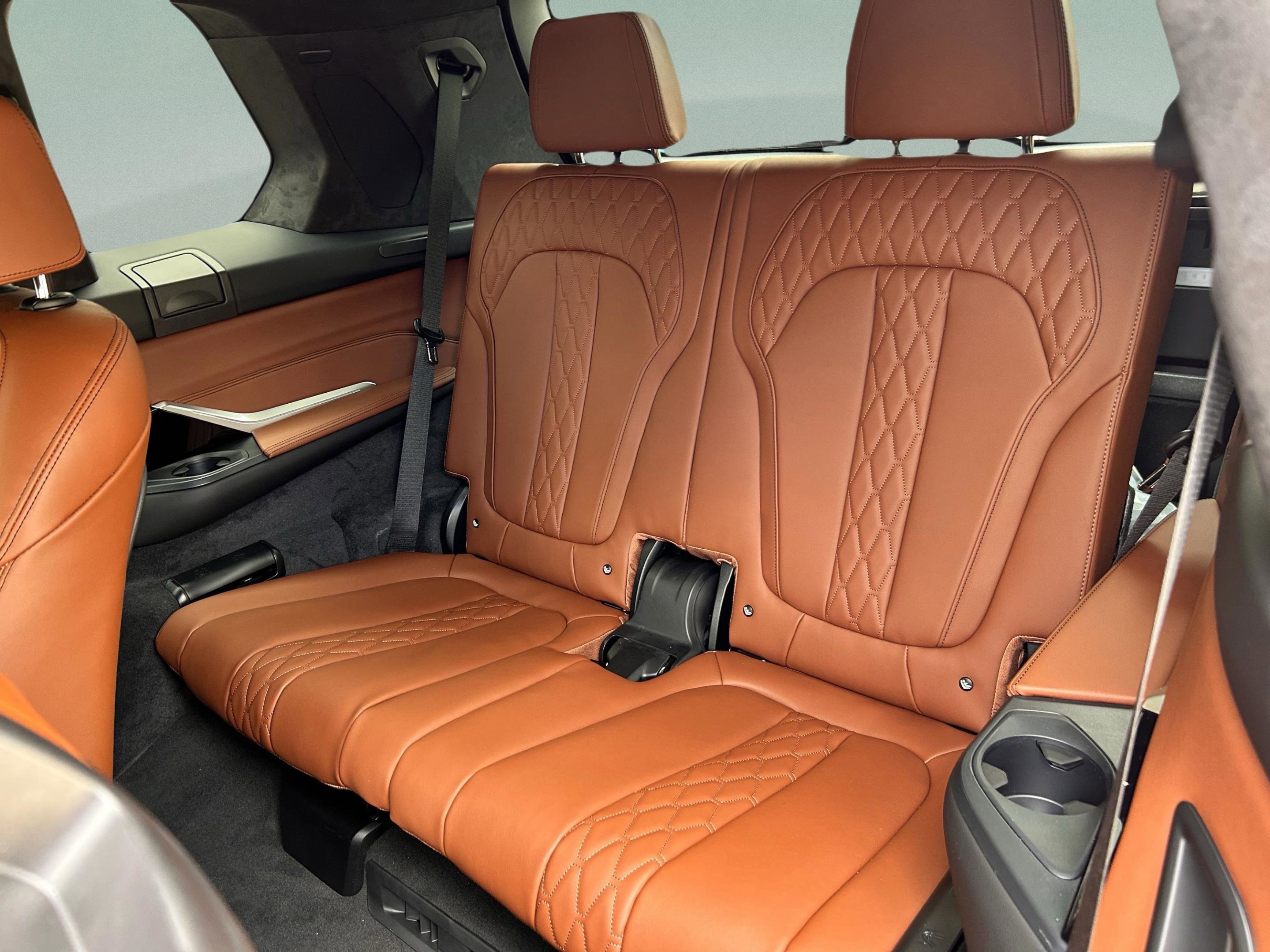 Used 2026 BMW ALPINA XB7 image 28