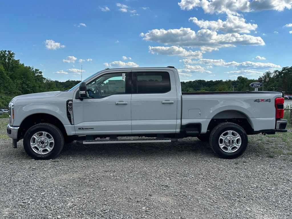 New 2026 Ford F250 XLT w/ XLT Premium Package AWD/4WD image 2