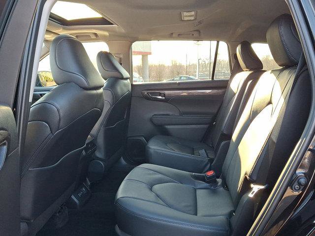 Certified 2026 Toyota Highlander Limited image 22