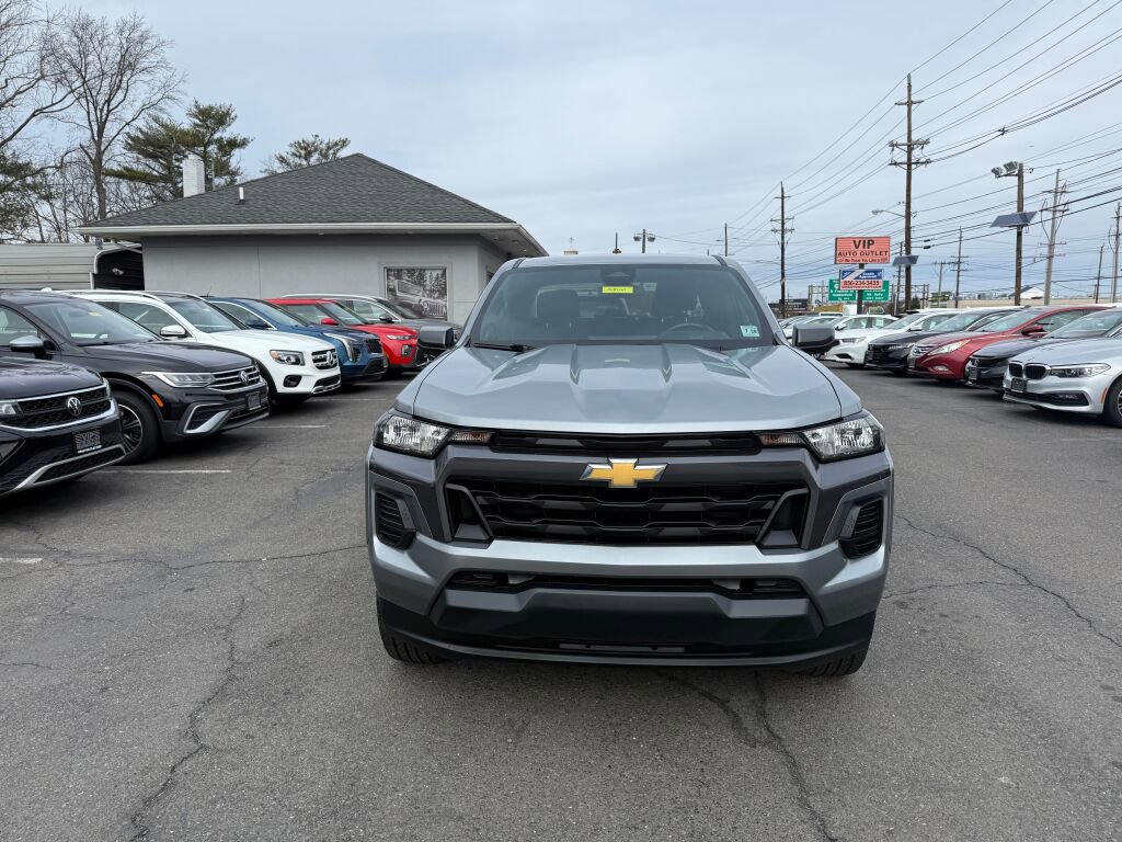 Used 2023 Chevrolet Colorado LT RWD image 2