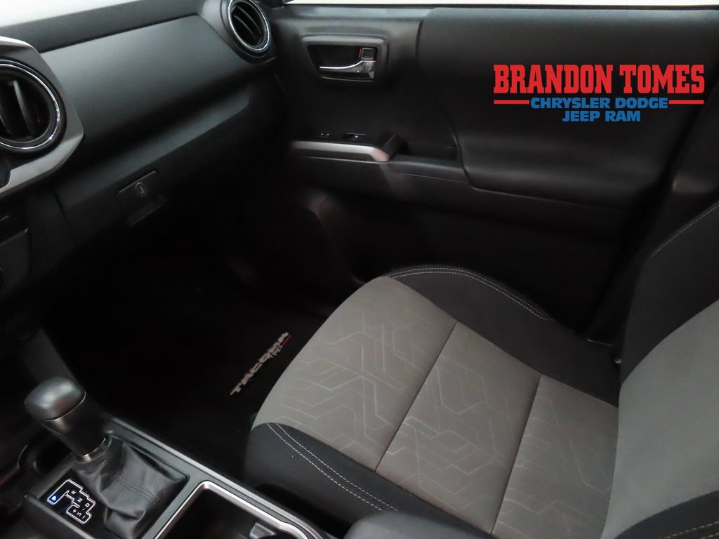 Used 2023 Toyota Tacoma TRD Sport w/ Technology Package AWD/4WD image 18