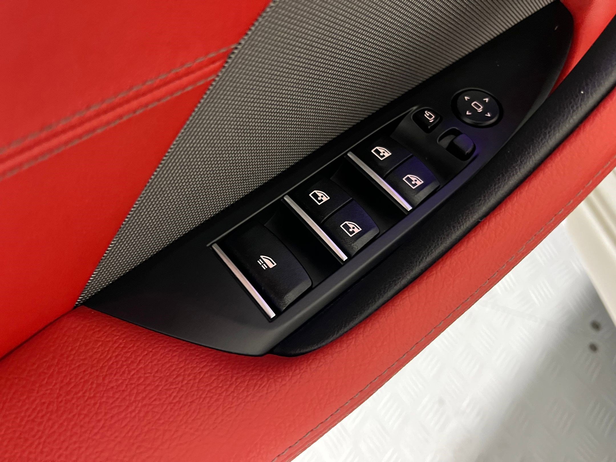 Used 2021 BMW M850i xDrive Convertible w/ Driving Assistance Package image 13