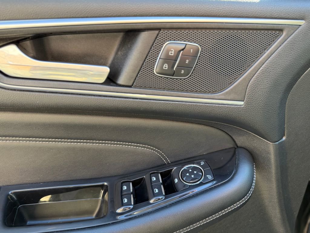 Used 2017 Ford Edge Titanium w/ Equipment Group 301A image 22