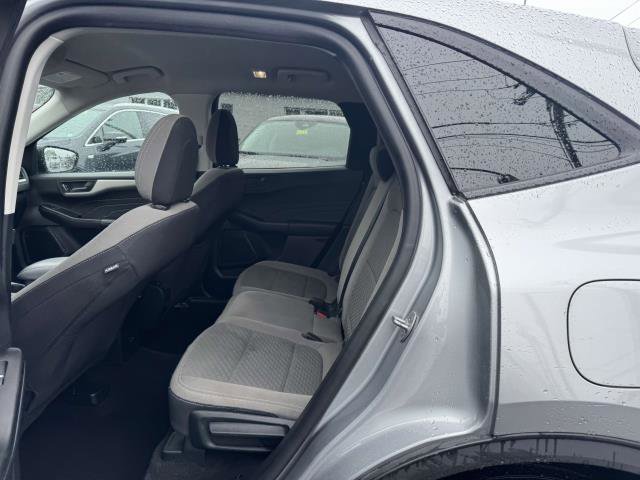 Used 2022 Ford Escape SE w/ SE Sport Appearance Package image 8