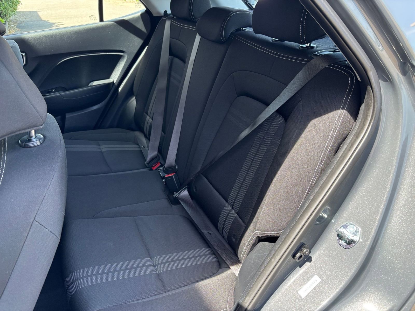 Used 2025 Hyundai Venue SEL image 38