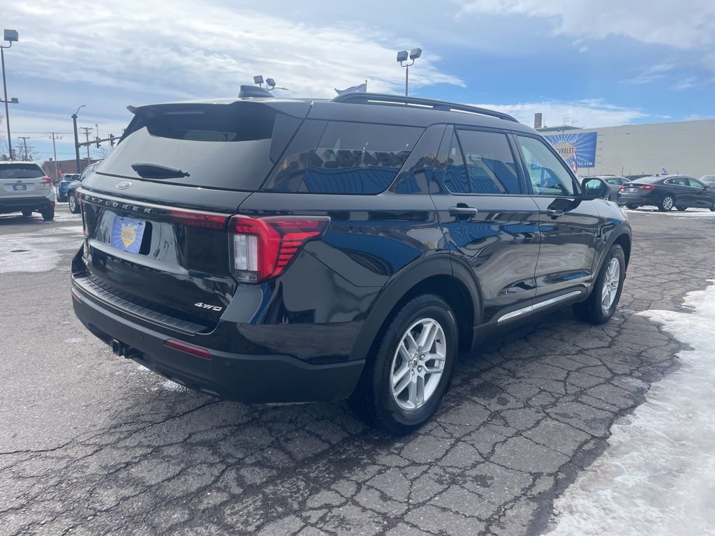 Used 2025 Ford Explorer Active image 5