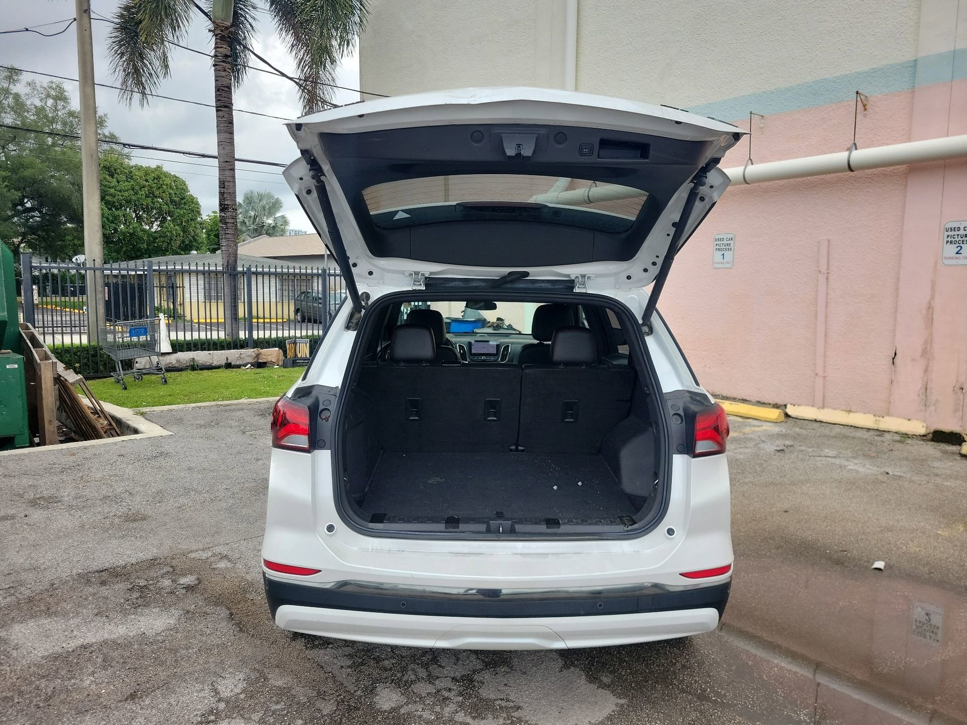Used 2022 Chevrolet Equinox RS w/ RS Leather Package AWD/4WD image 15