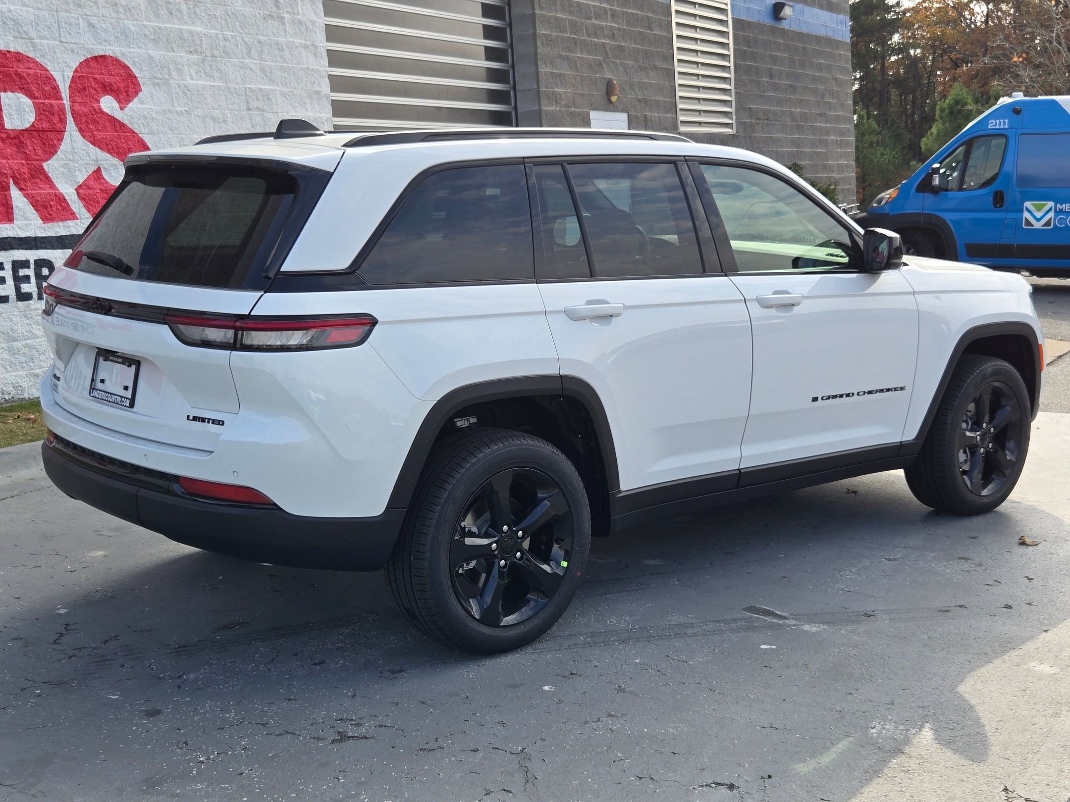 New 2025 Jeep Grand Cherokee Limited w/ Black Appearance Package image 7