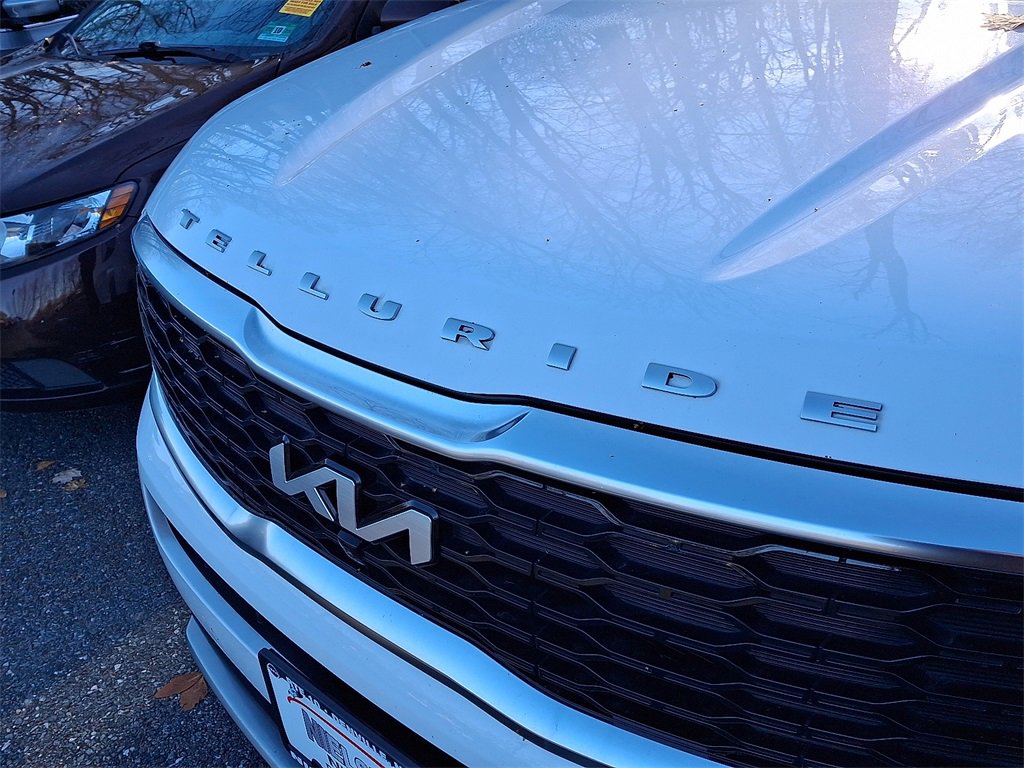 Used 2022 Kia Telluride SX w/ SX Prestige Package image 4