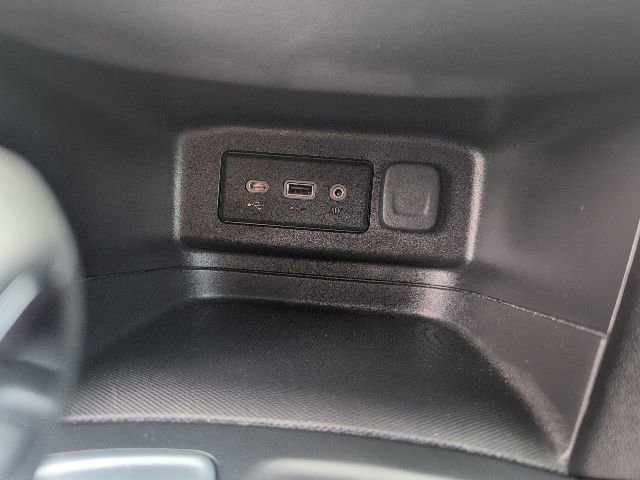 Certified 2024 Chevrolet Equinox LT w/ LPO, Floor Liner Package FWD image 31
