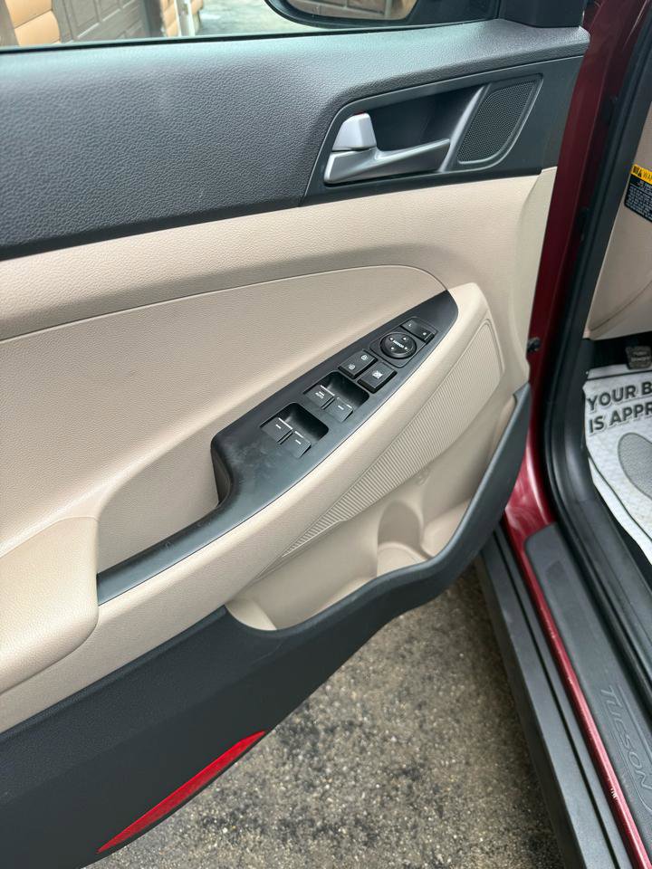 Used 2016 Hyundai Tucson Sport image 6