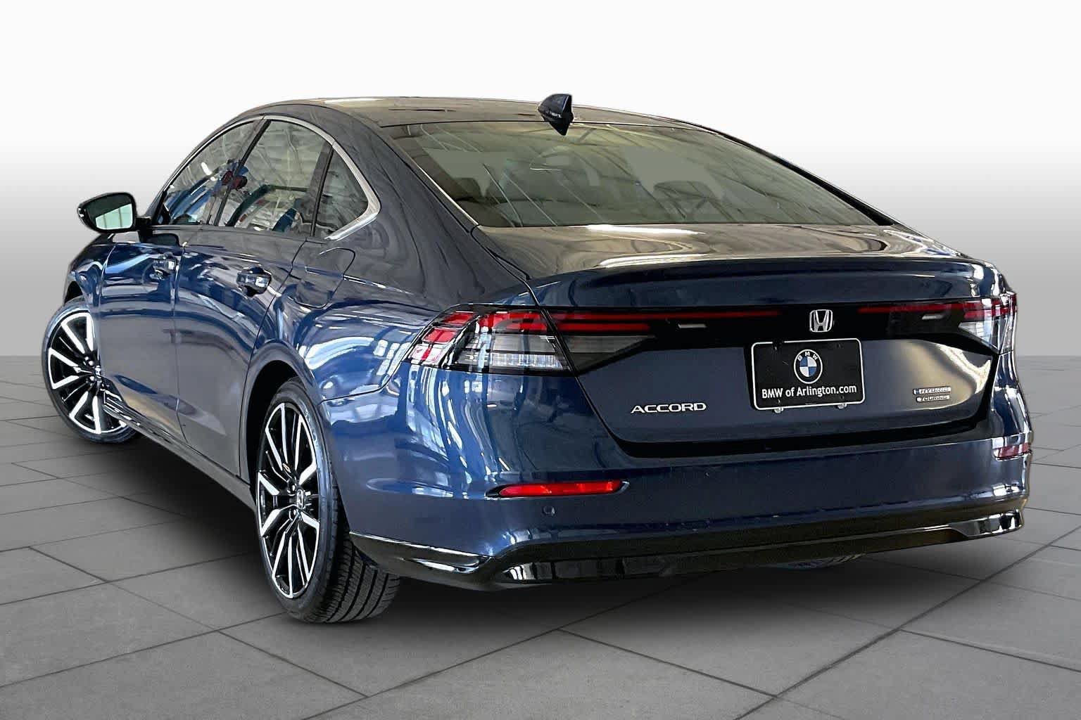 Used 2024 Honda Accord Touring image 11