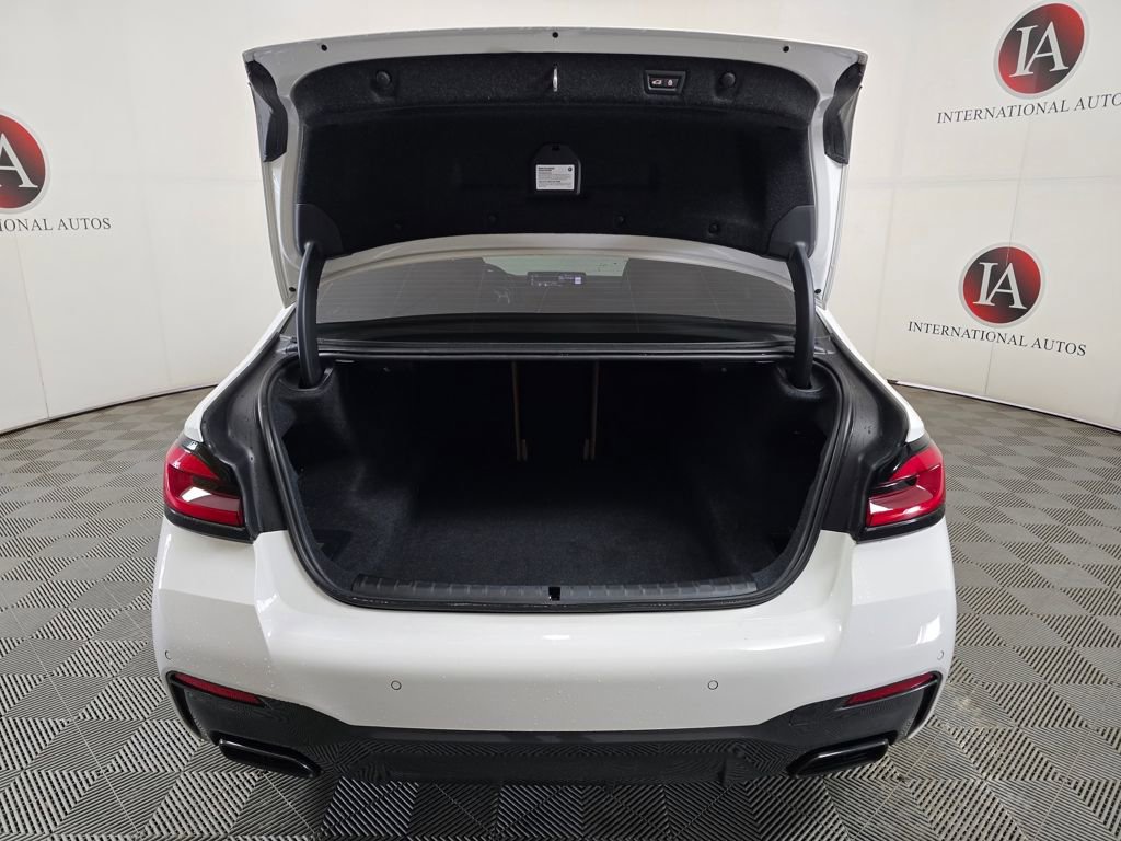 Used 2021 BMW M550i xDrive w/ Executive Package image 10