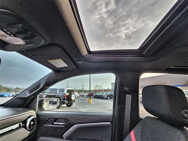 Used 2024 Chevrolet Colorado Z71 w/ Z71 Convenience Package 2 image 23