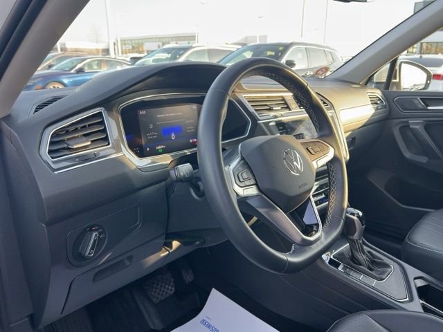 Used 2023 Volkswagen Tiguan SE image 9