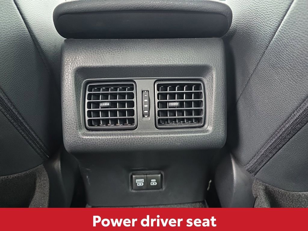 Used 2025 Toyota Camry SE image 18