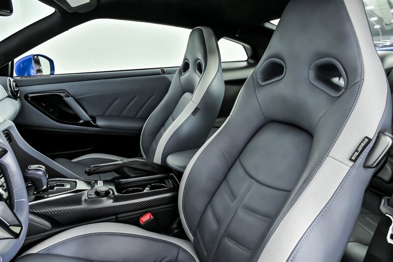 Used 2020 Nissan GT-R Premium AWD/4WD image 23