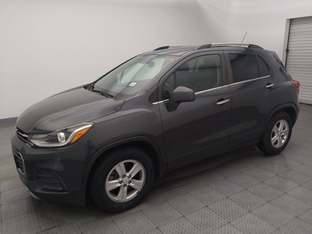 Used 2018 Chevrolet Trax LT w/ LT Convenience Package FWD image 2