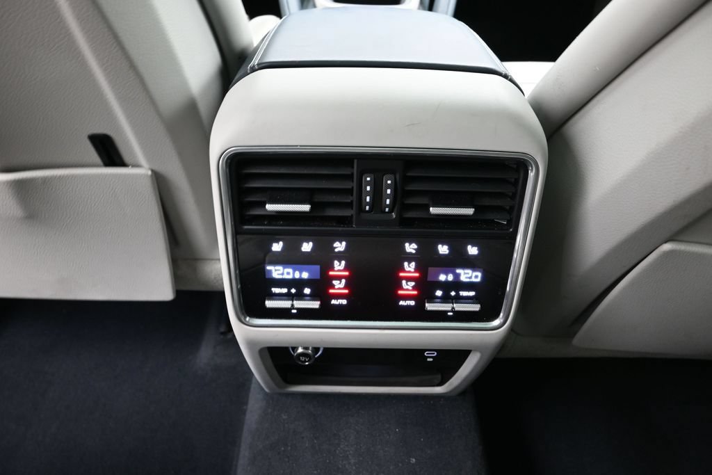 Certified 2023 Porsche Cayenne Platinum Edition AWD/4WD image 17