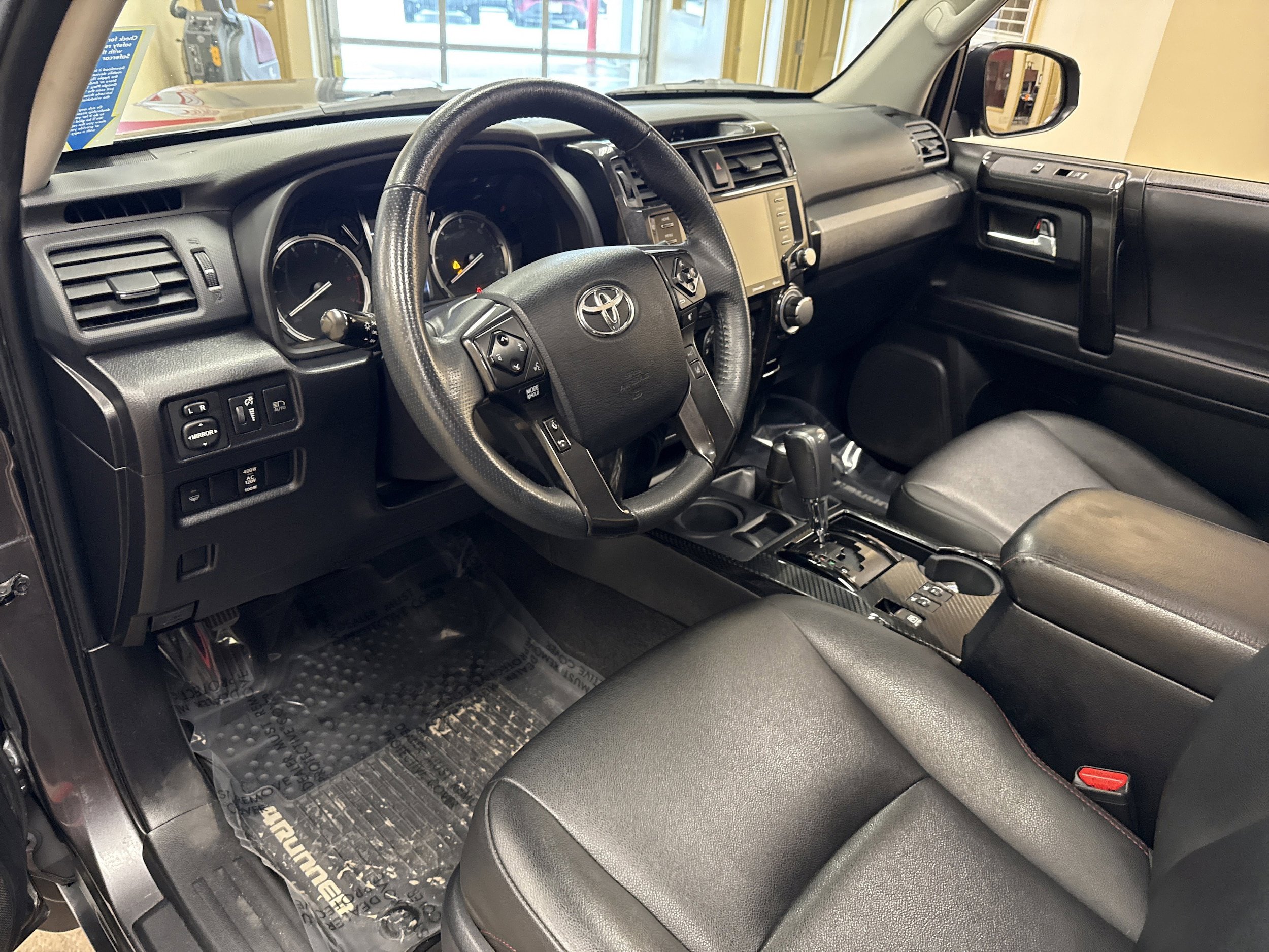Used 2020 Toyota 4Runner Venture w/ Moonroof Package AWD/4WD image 28