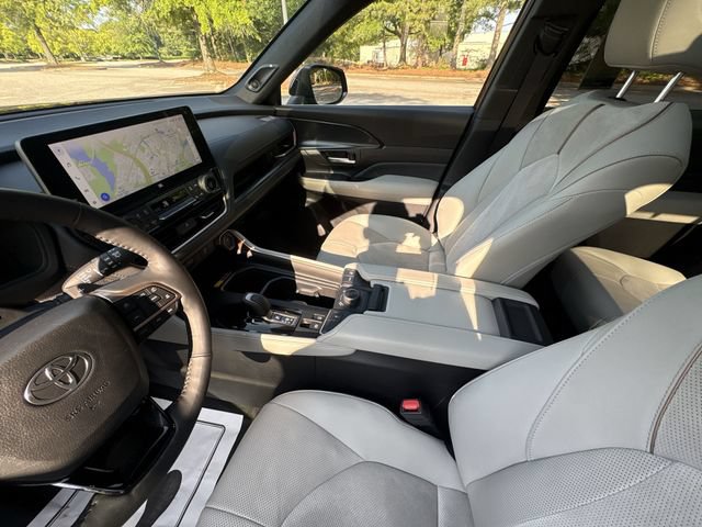 Used 2025 Toyota Grand Highlander AWD Hybrid image 21