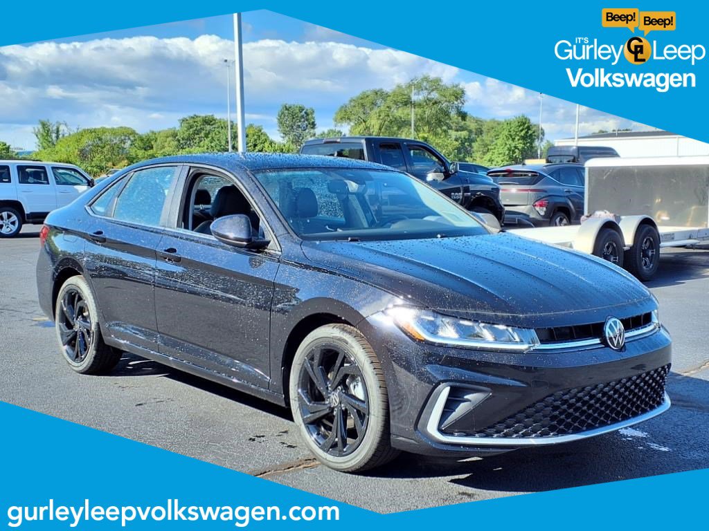 New 2025 Volkswagen Jetta SE image 1