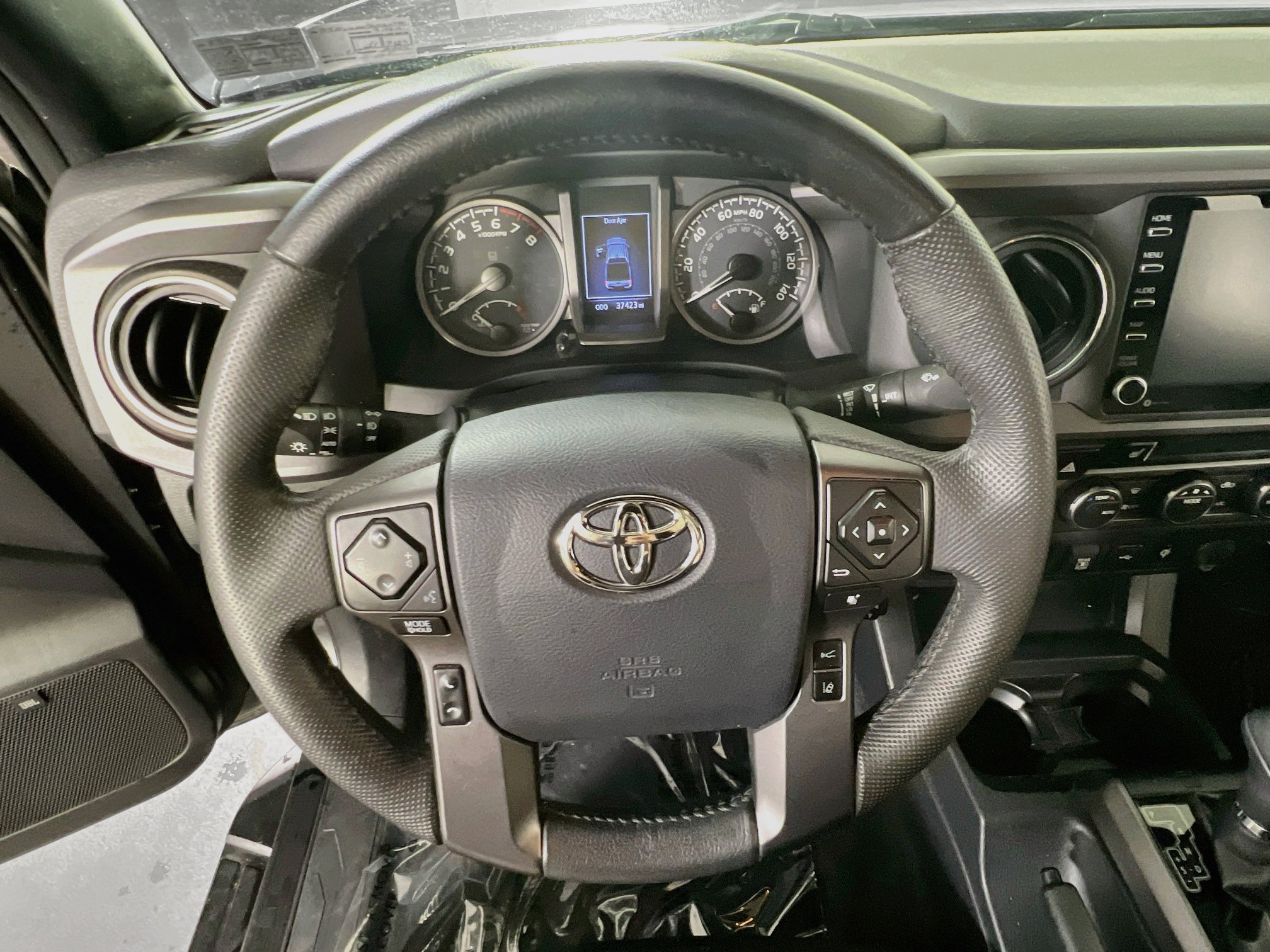 Used 2020 Toyota Tacoma TRD Sport w/ TRD Premium Sport Package AWD/4WD image 11