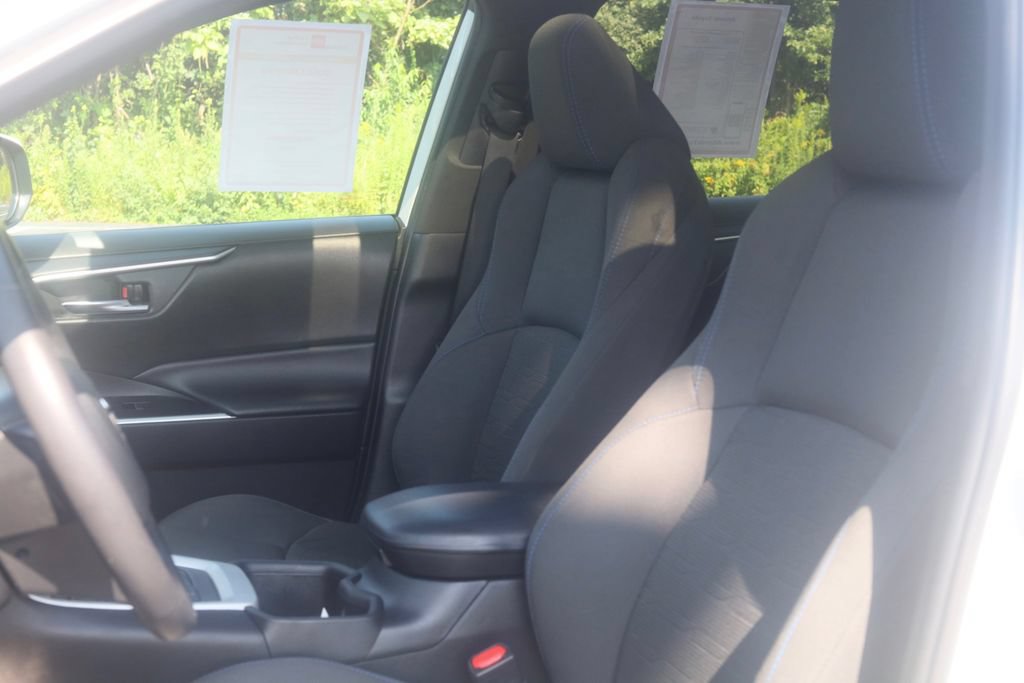 Certified 2022 Toyota RAV4 SE w/ Convenience Package AWD/4WD image 18