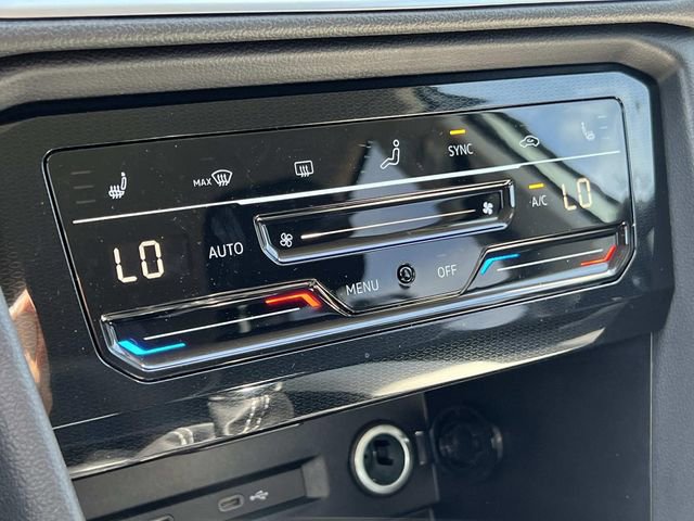 New 2026 Volkswagen Taos SE FWD image 21