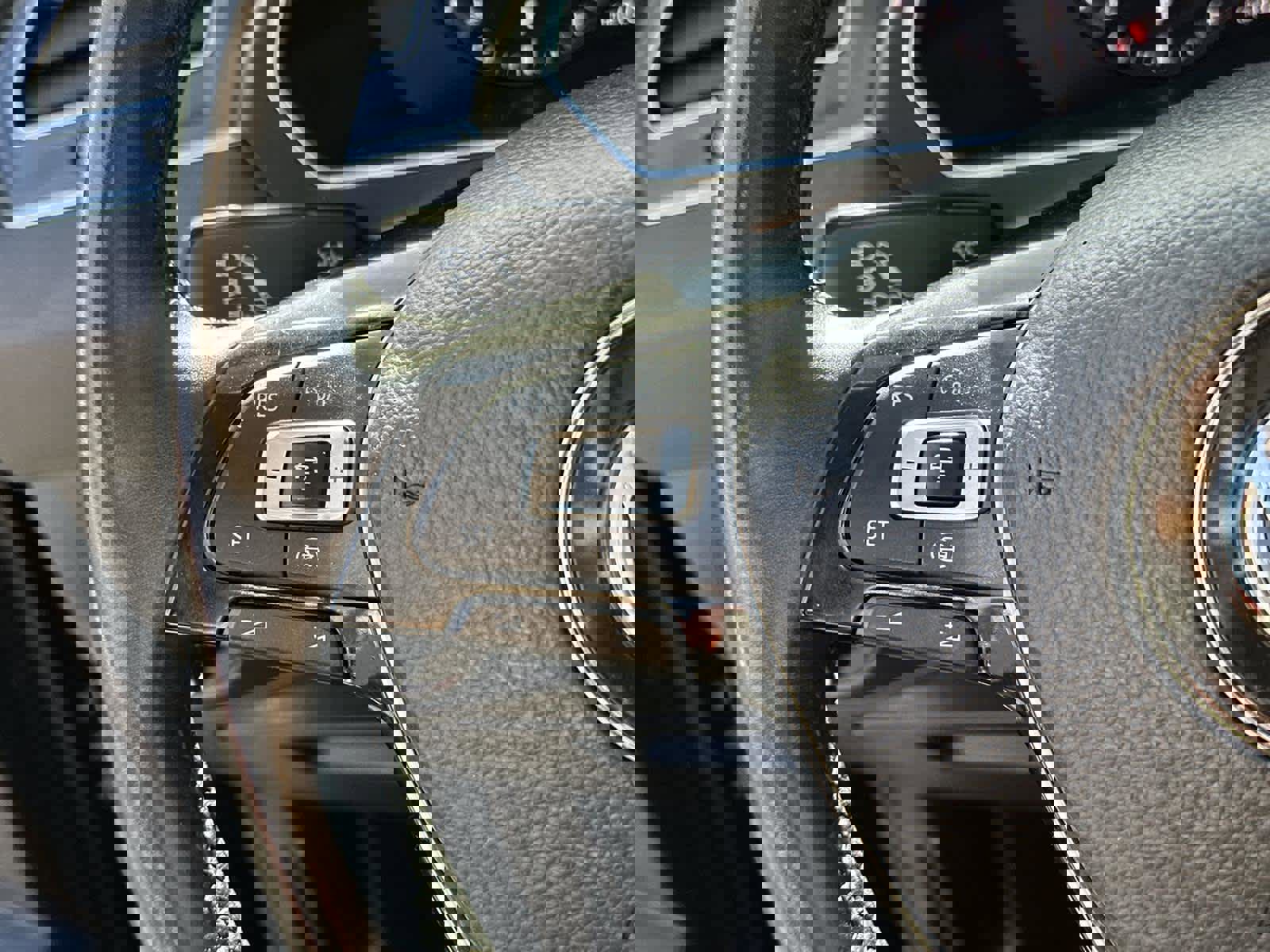 Used 2019 Volkswagen Tiguan SEL image 24