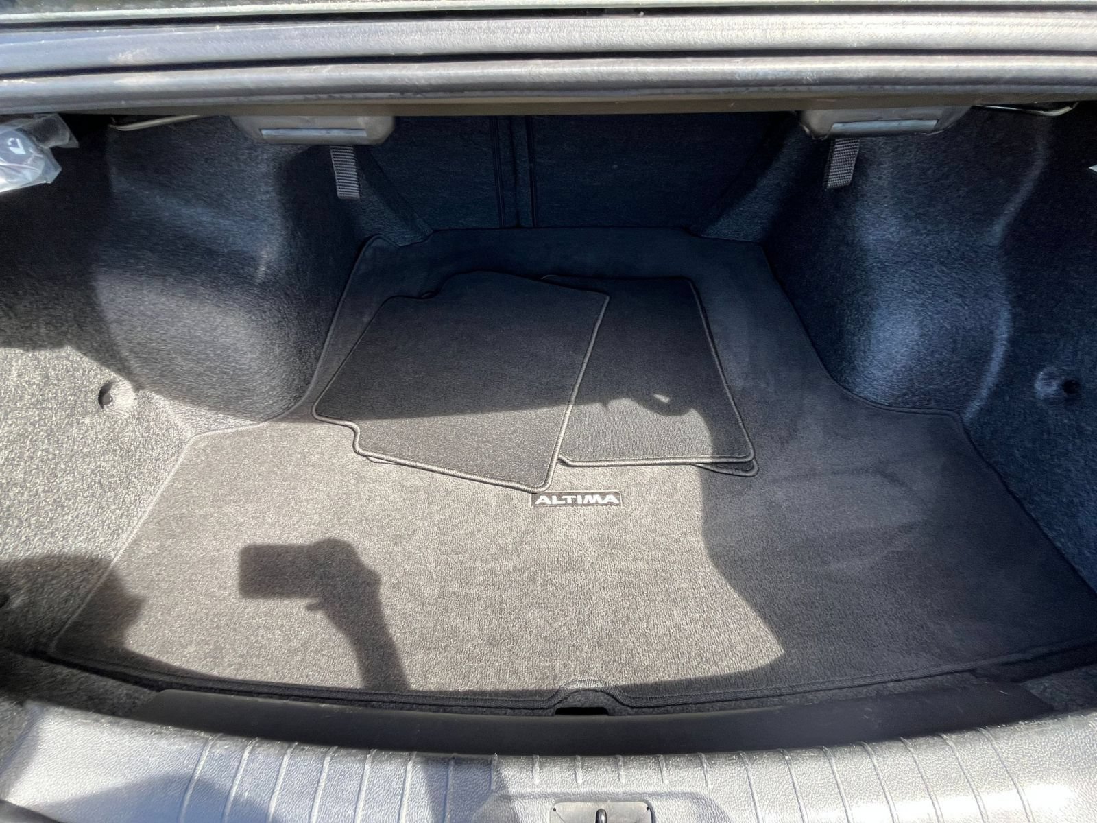 Used 2025 Nissan Altima 2.5 SV FWD image 27